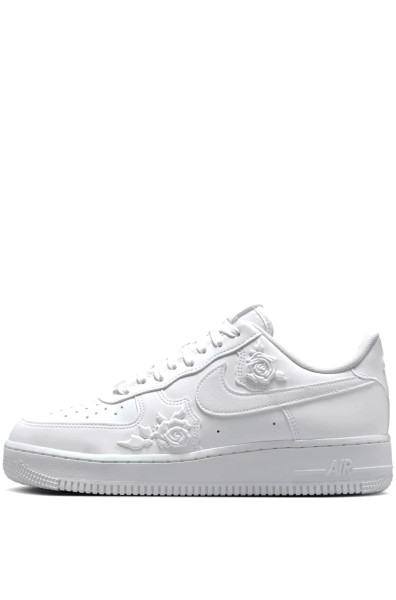 Кросівки жіночі Nike WMNS AIR FORCE 1 07